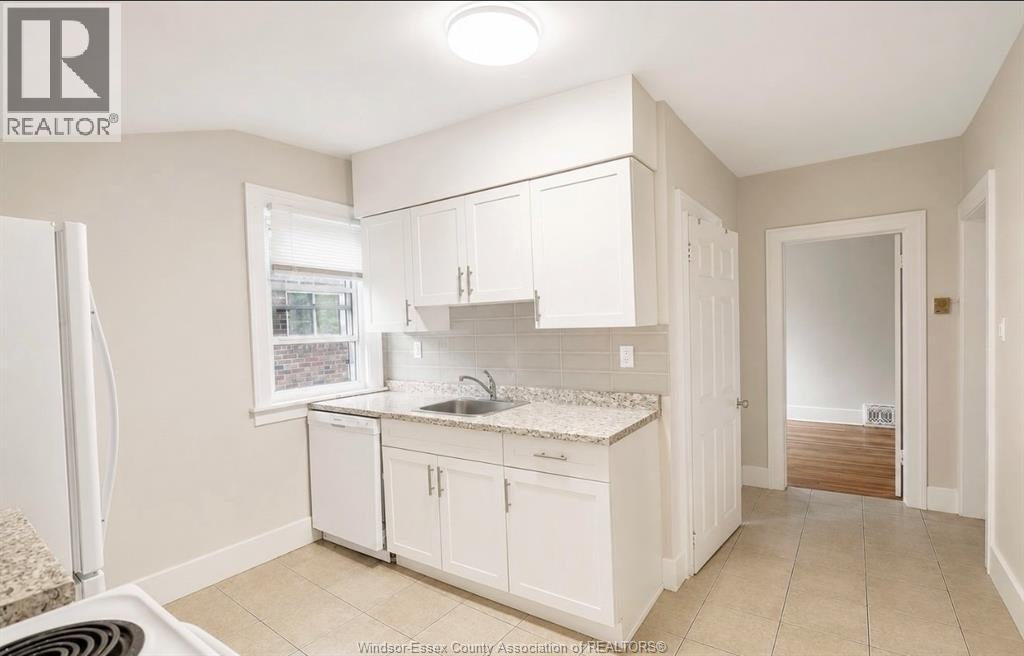 Upper-2177 Dougall, Windsor, ON, N8X 1S5 - 6