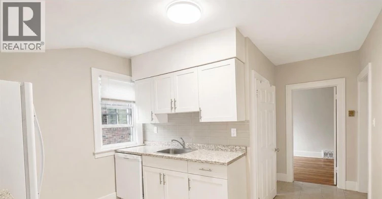 Upper-2177 Dougall, Windsor, ON, N8X 1S5 - 6