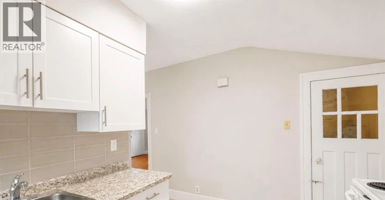 Upper-2177 Dougall, Windsor, ON, N8X 1S5 - 4