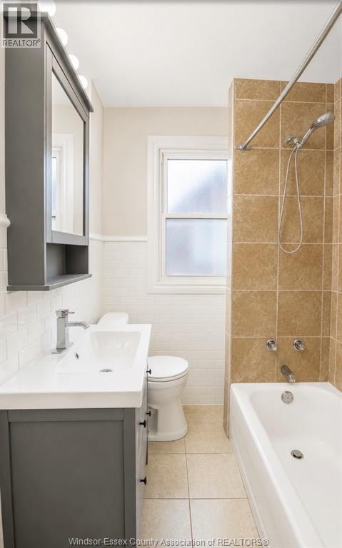 Upper-2177 Dougall, Windsor, ON, N8X 1S5 - 11