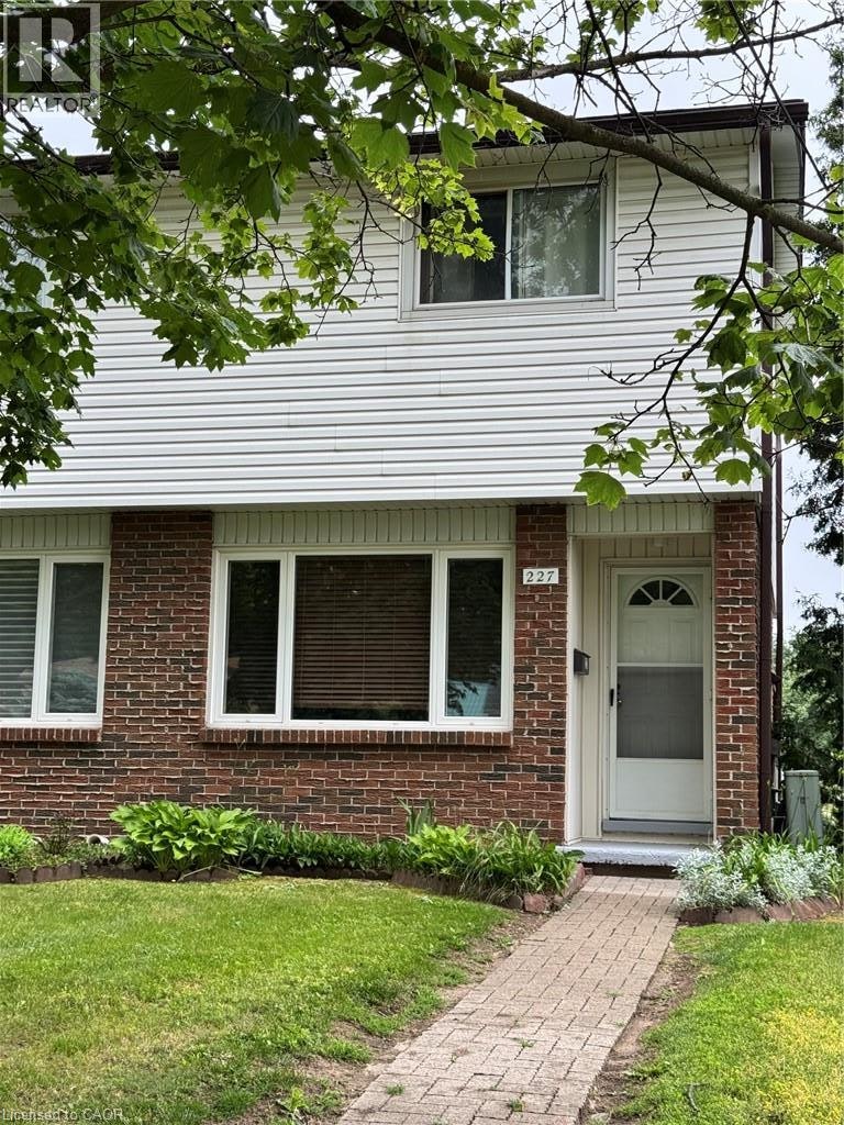 33-227 Fergus Avenue, Kitchener, ON, N2A 2H6
