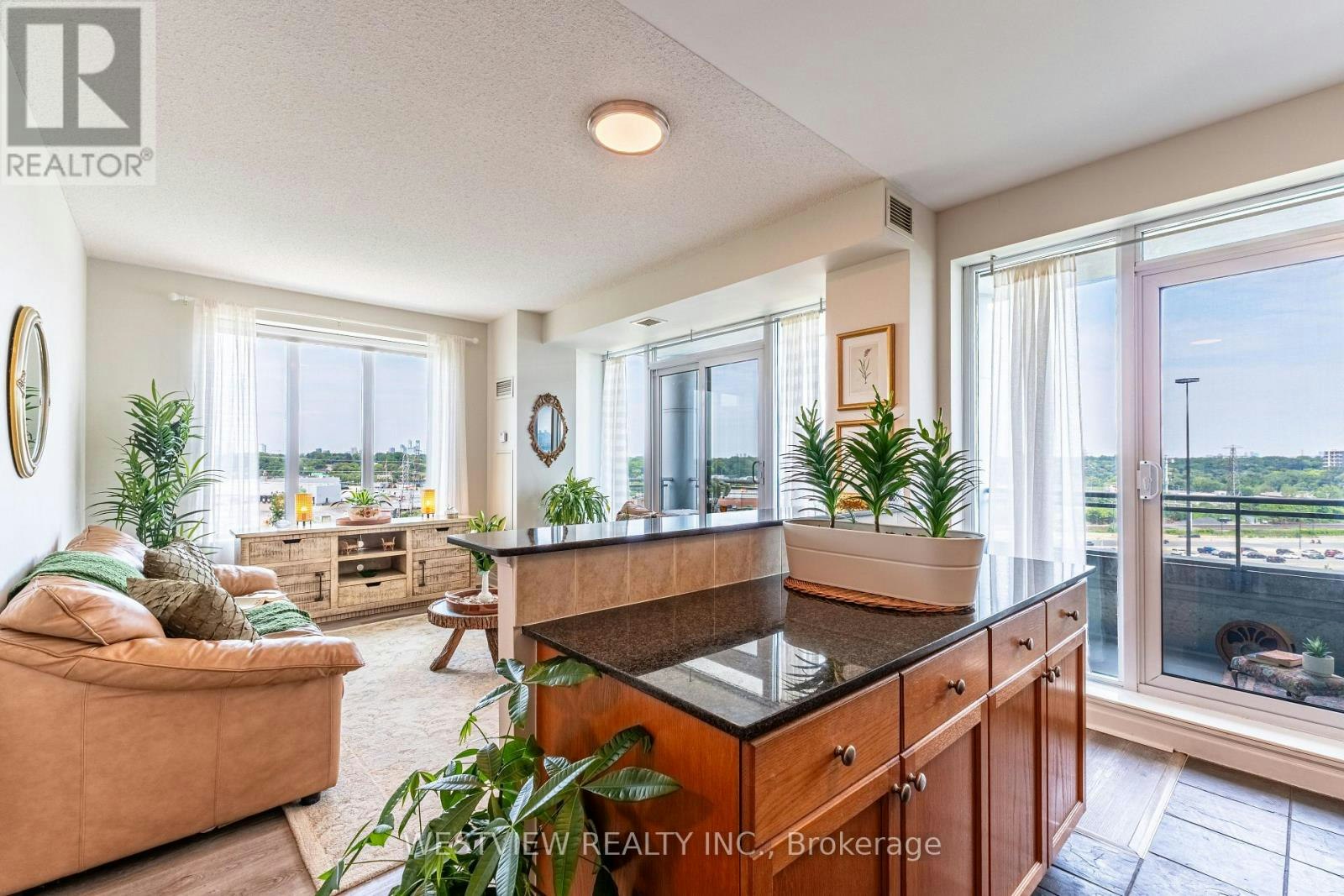 1004-2119 Lake Shore Boulevard W, Toronto, ON, M8V 4E8 - 3