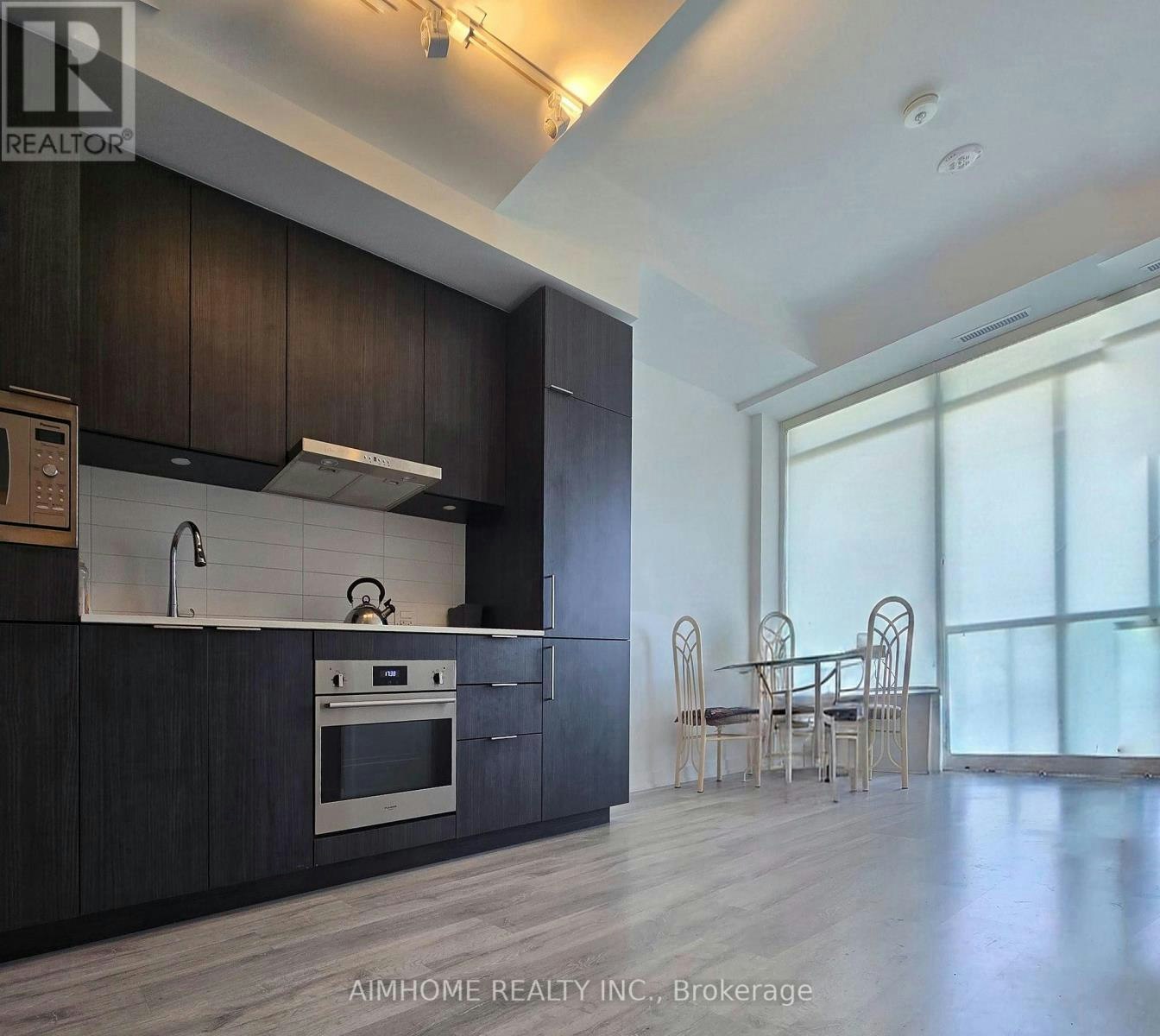 N1113-7 Golden Lion Heights, Toronto, ON, M6R 2J3