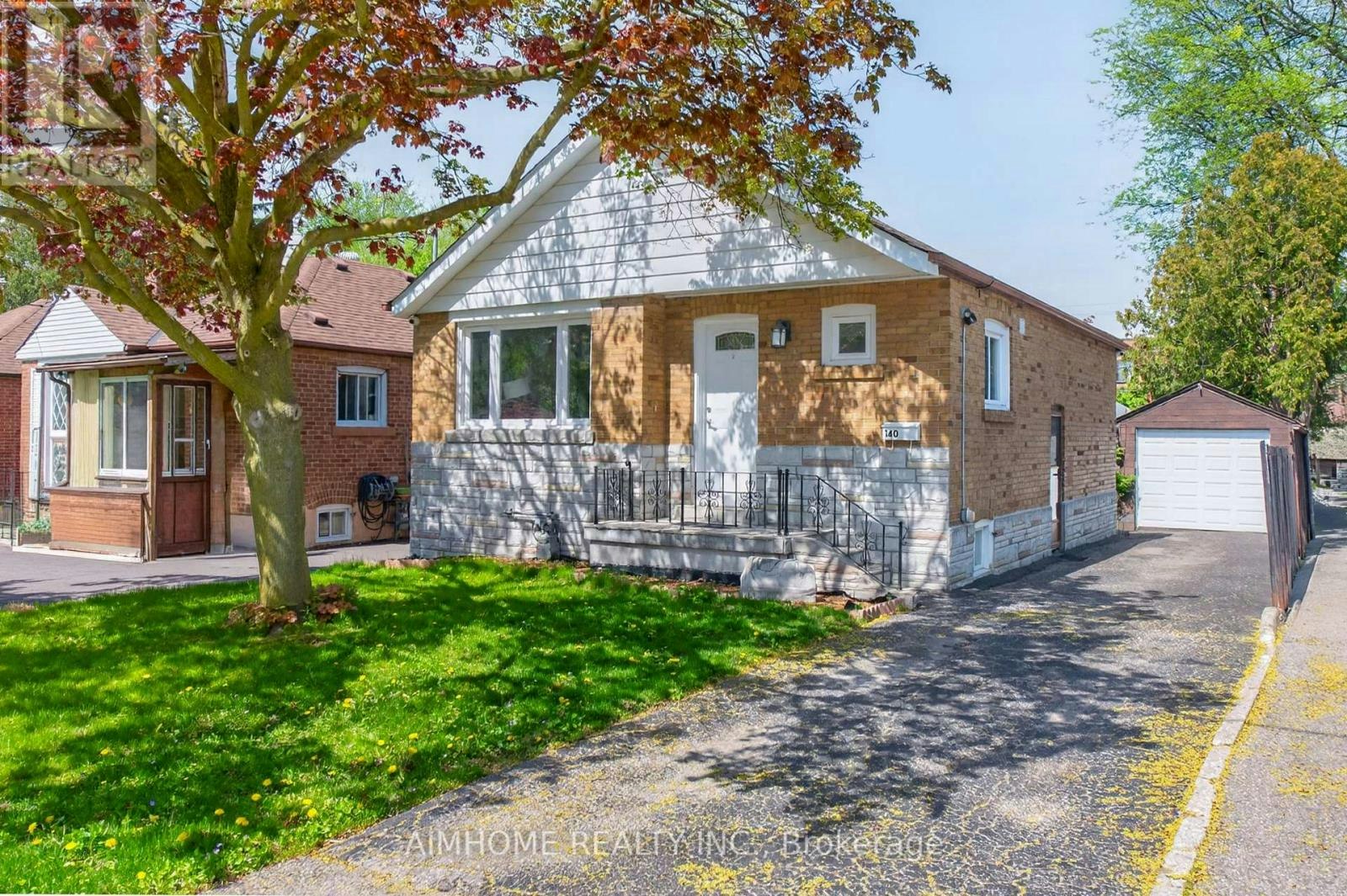 140 Meighen Avenue, Toronto, ON, M4B 2H9