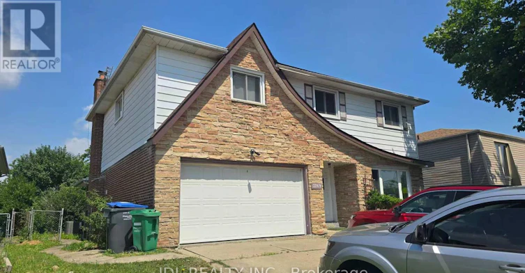 3769 Brandon Gate Drive, Mississauga, ON, L4T 3N1