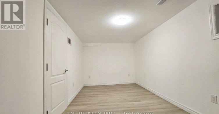 3769 Brandon Gate Drive, Mississauga, ON, L4T 3N1 - 9