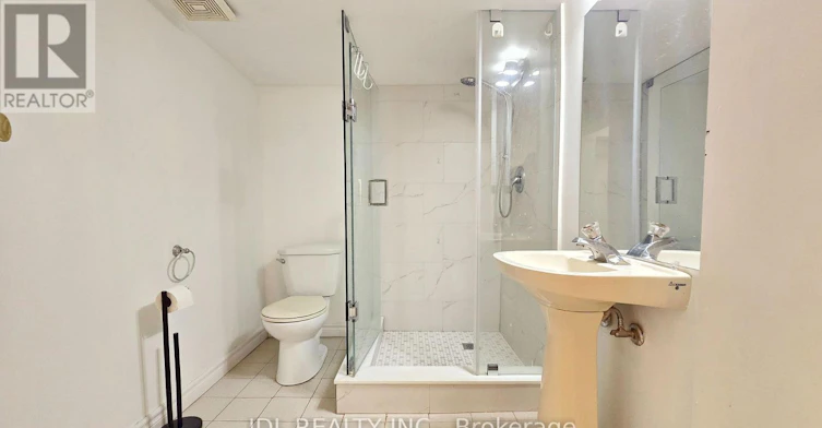 3769 Brandon Gate Drive, Mississauga, ON, L4T 3N1 - 10