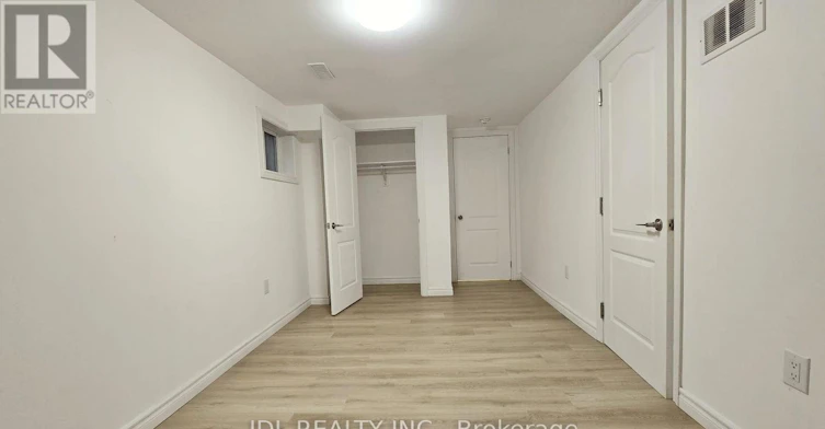 3769 Brandon Gate Drive, Mississauga, ON, L4T 3N1 - 8
