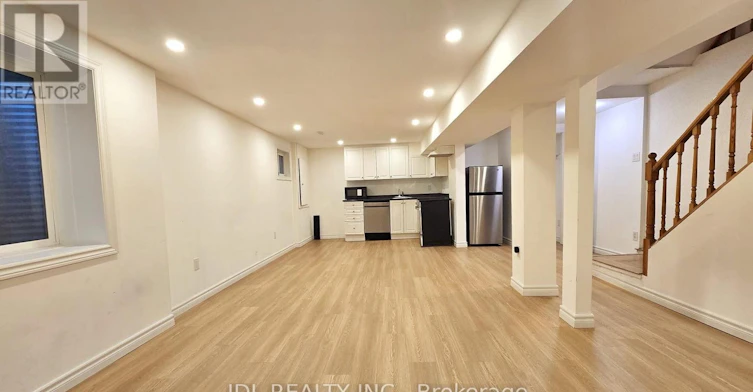 3769 Brandon Gate Drive, Mississauga, ON, L4T 3N1 - 3