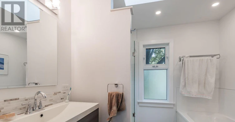 433 Woodfield Road, Toronto, ON, M4L 2X4 - 18