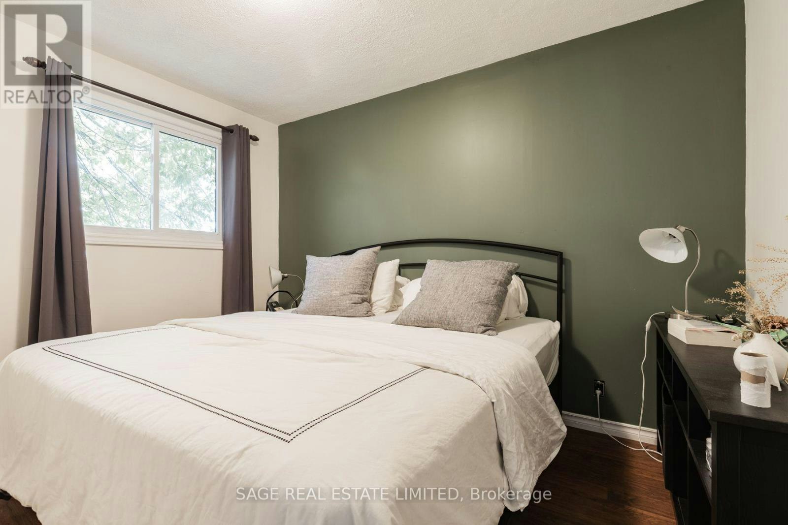 433 Woodfield Road, Toronto, ON, M4L 2X4 - 13