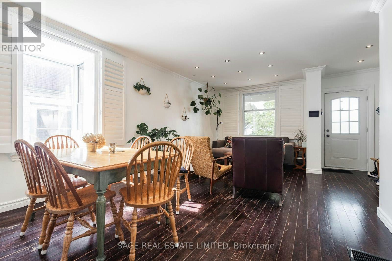 433 Woodfield Road, Toronto, ON, M4L 2X4 - 4