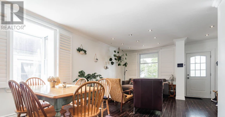 433 Woodfield Road, Toronto, ON, M4L 2X4 - 4