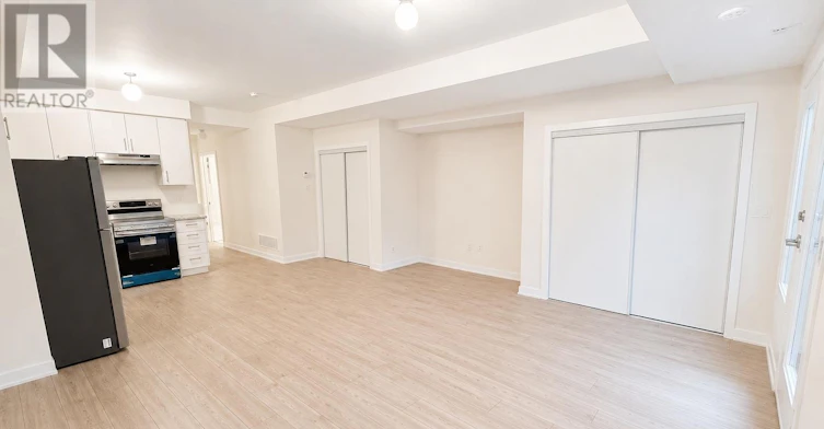 111-15100 Yonge Street, Aurora, ON, L4G 4C8 - 3