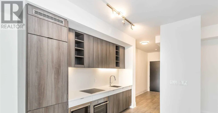 813-101 Erskine Avenue, Toronto, ON, M4P 0C5 - 6