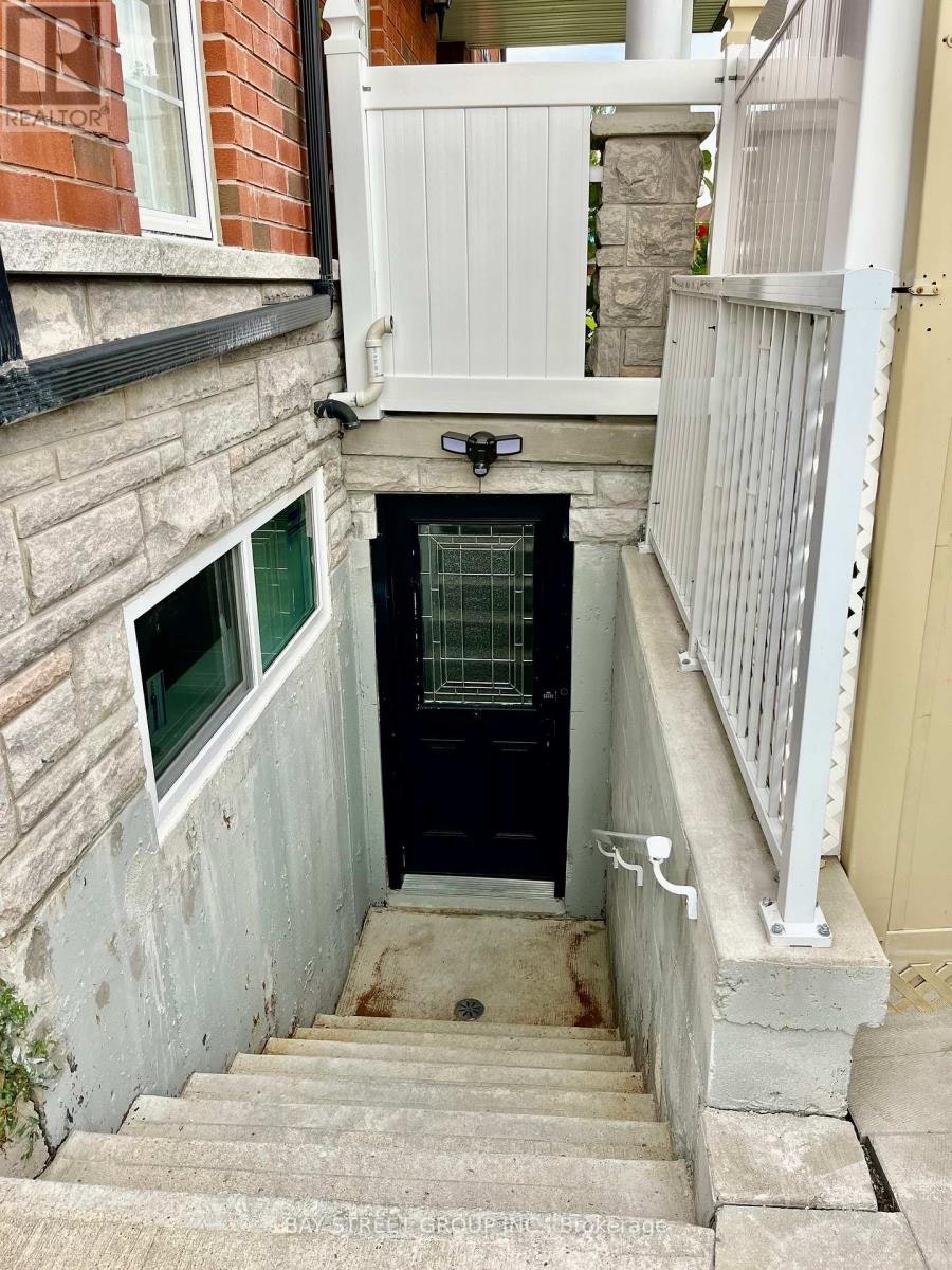 BSMT-5 King William Crescent, Richmond Hill, ON, L4B 4S6