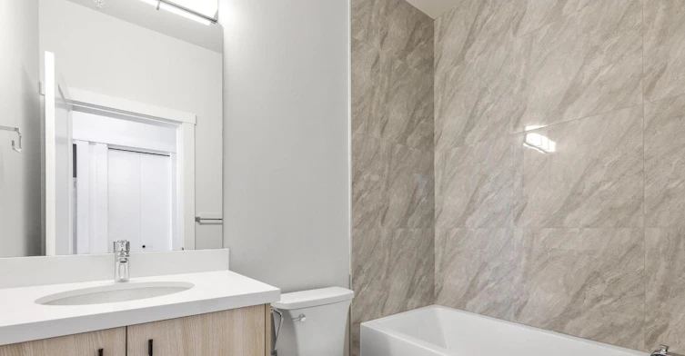 313-14858 60 Avenue, Surrey, BC, V3S 0B5 - 11
