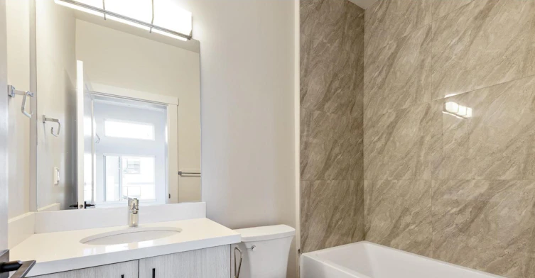 208-14858 60 Avenue, Surrey, BC, V3S 0B5 - 10