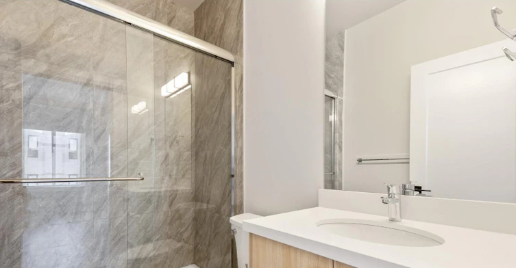 208-14858 60 Avenue, Surrey, BC, V3S 0B5 - 5