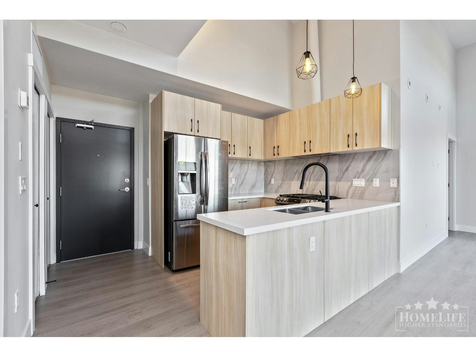 208-14858 60 Avenue, Surrey, BC, V3S 0B5