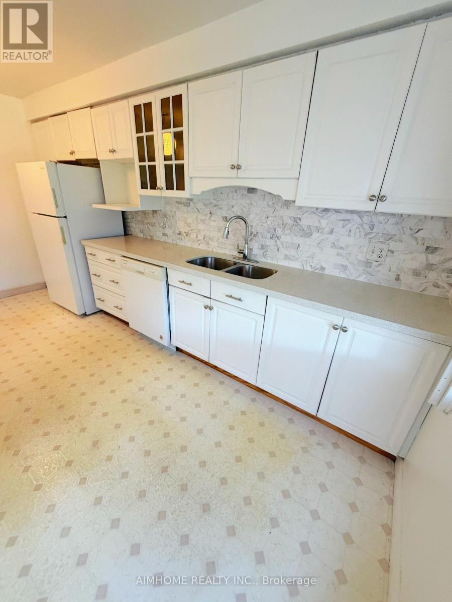 481 Hounslow Avenue, Toronto, ON, M2R 1J1 - 5