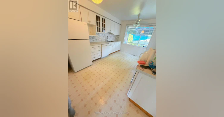 481 Hounslow Avenue, Toronto, ON, M2R 1J1 - 4