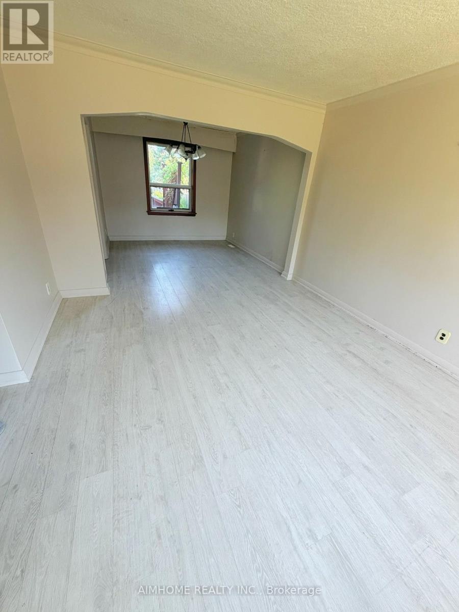 481 Hounslow Avenue, Toronto, ON, M2R 1J1 - 2