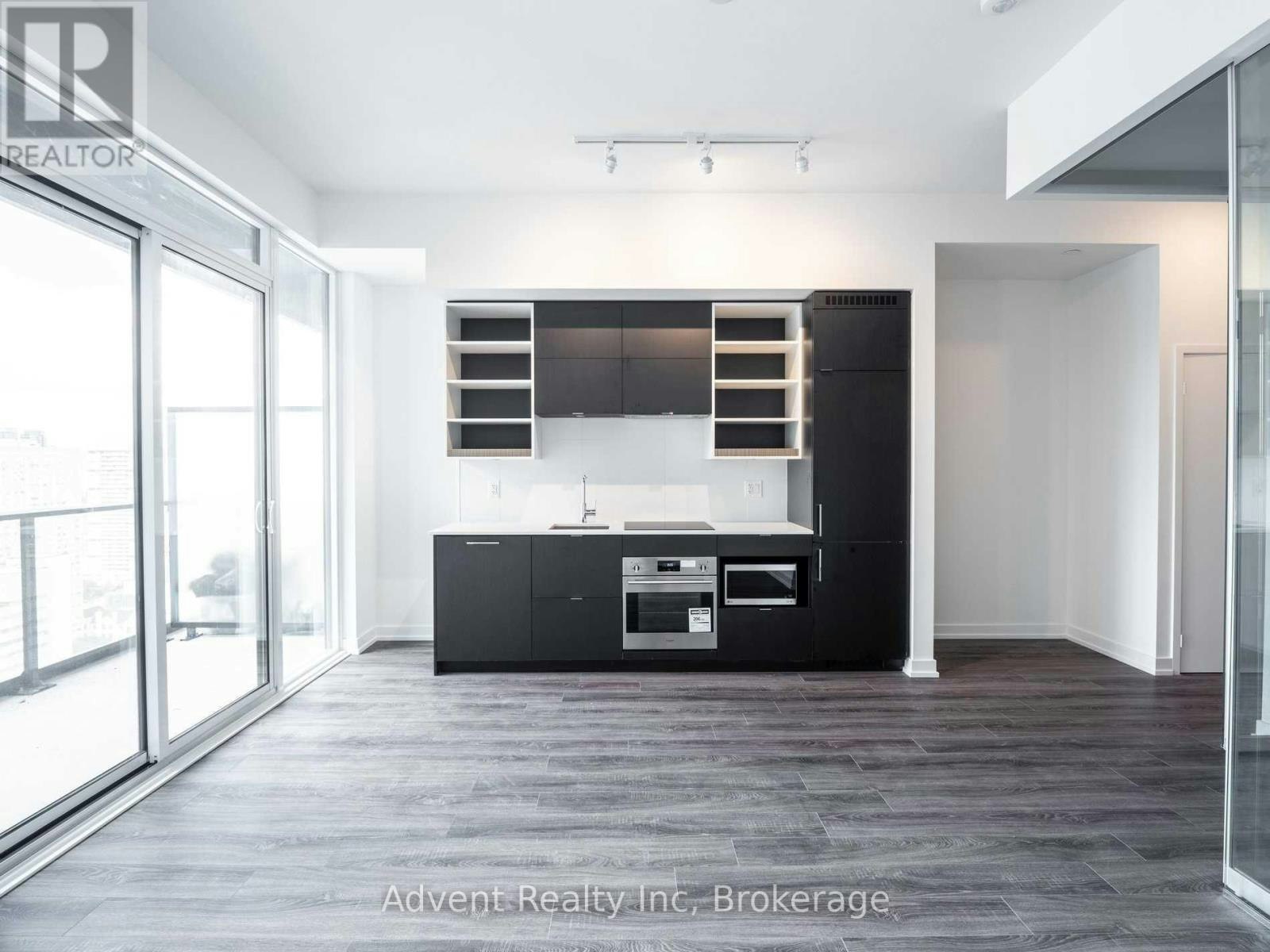 2720-20 Edward Street, Toronto, ON, M5G 1C9 - 5
