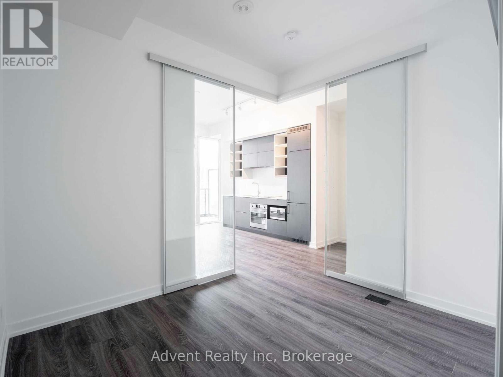2720-20 Edward Street, Toronto, ON, M5G 1C9 - 9