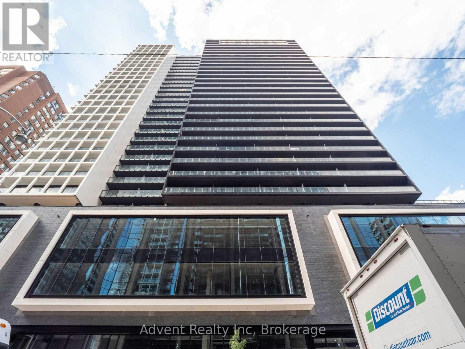 2720-20 Edward Street, Toronto, ON, M5G 1C9