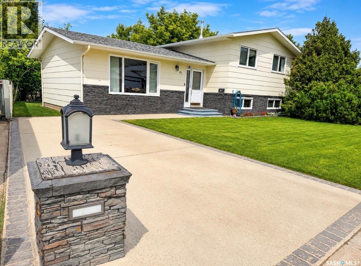 325 Aspen Drive, Swift Current, SK, S9H 3Z8