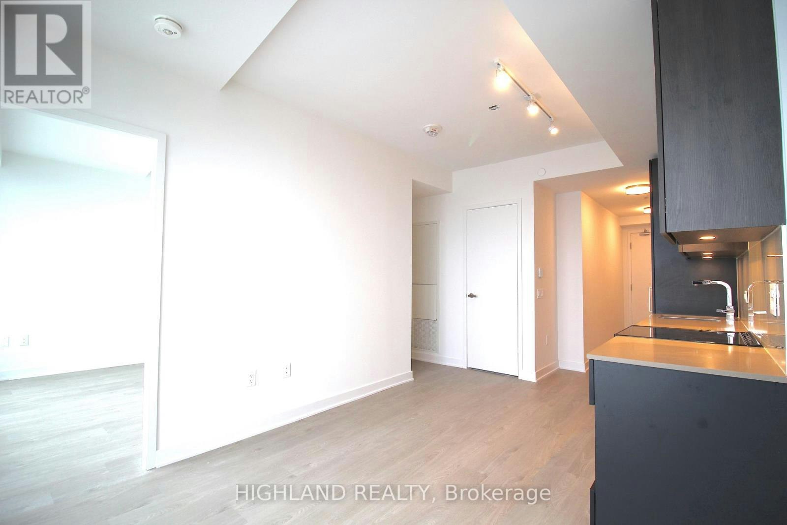 5502-3900 Confederation Parkway, Mississauga, ON, L5B 0M3 - 6