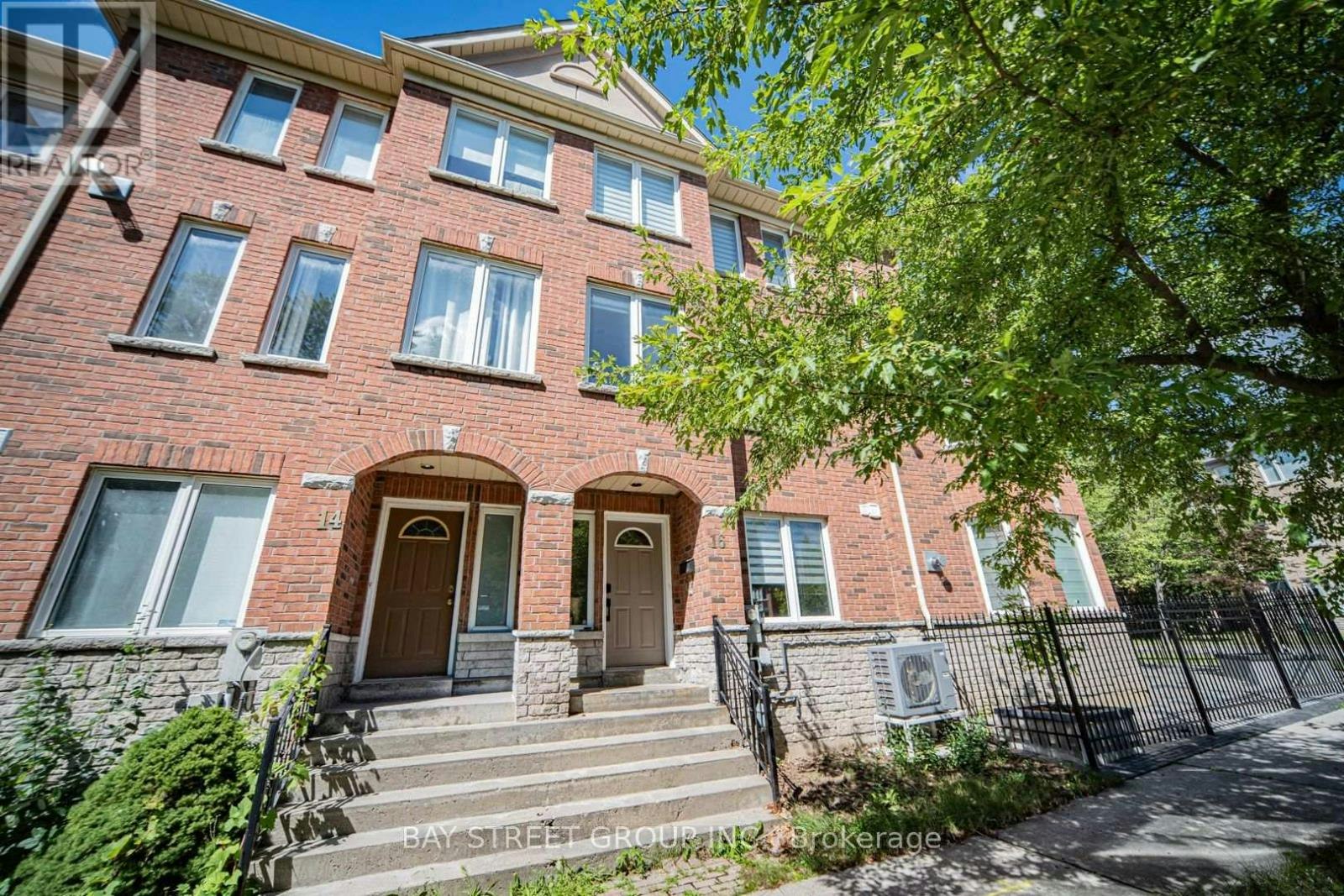 16 Dahlia Road, Markham, ON, L3T 7T8