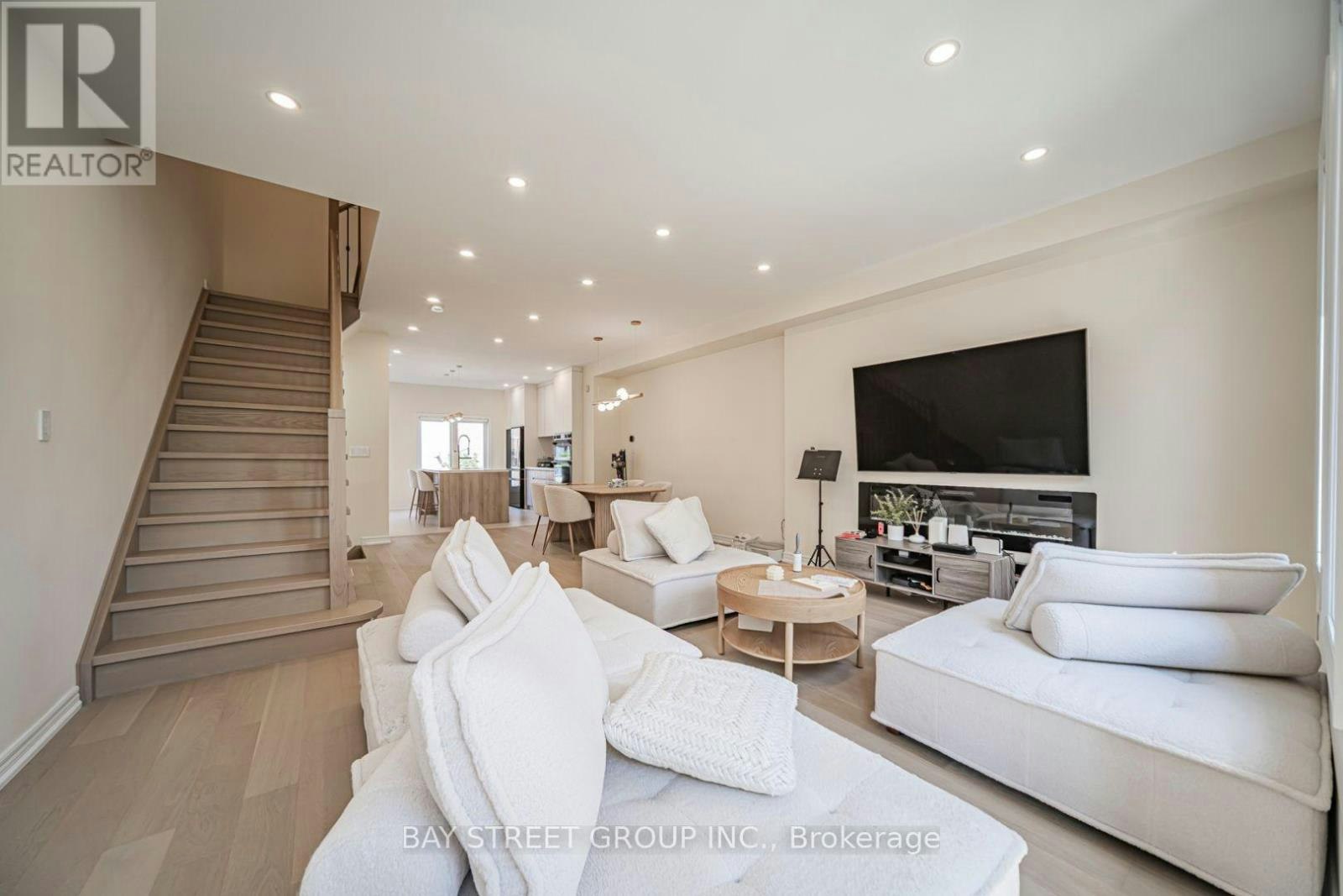 16 Dahlia Road, Markham, ON, L3T 7T8 - 16