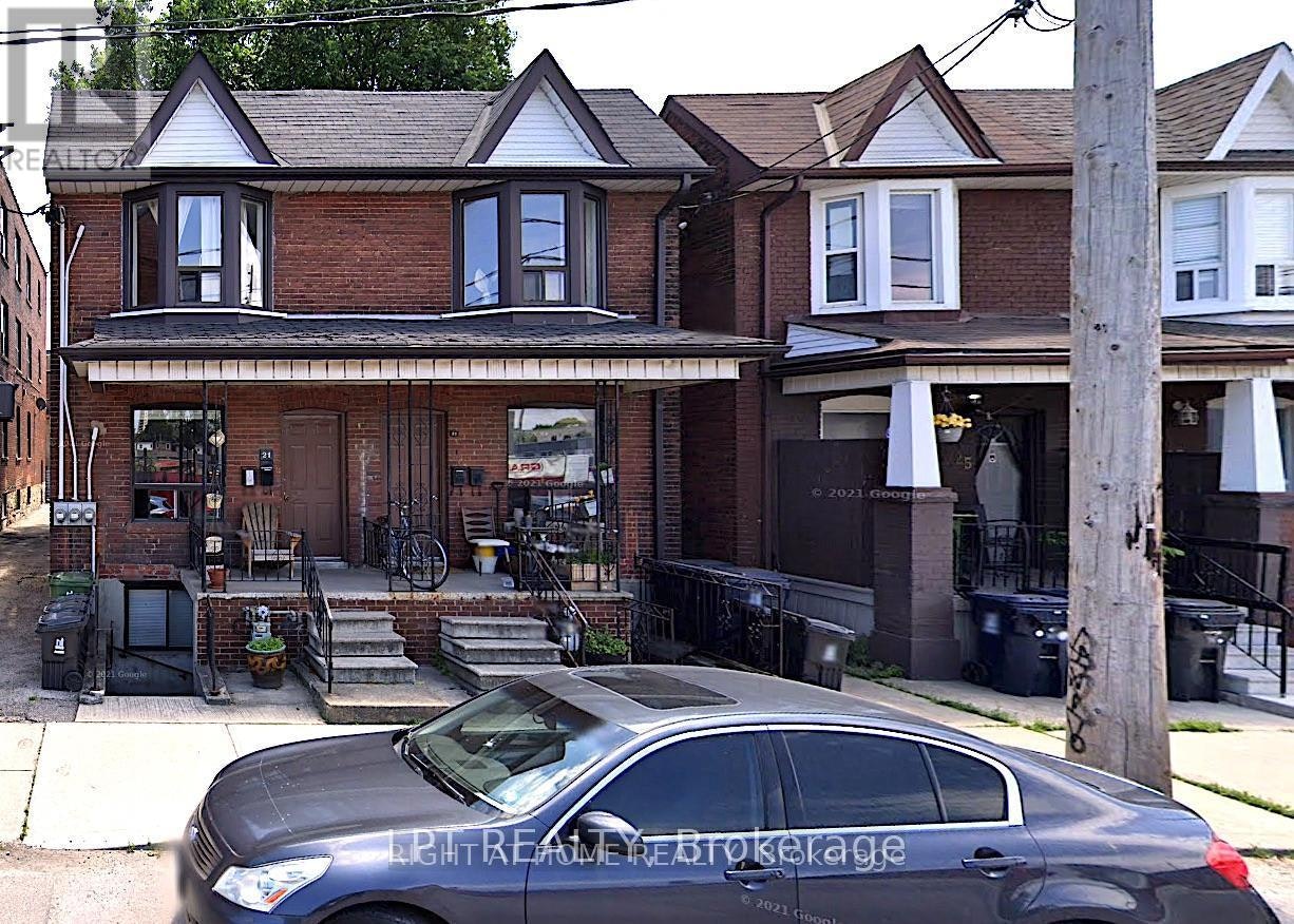 21 Paton Road, Toronto, ON, M6H 1R7