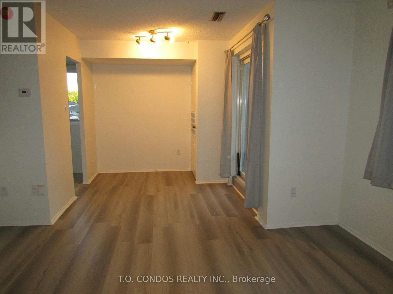 213-2001 Bonnymede Drive, Mississauga, ON, L5J 4H8 - 3