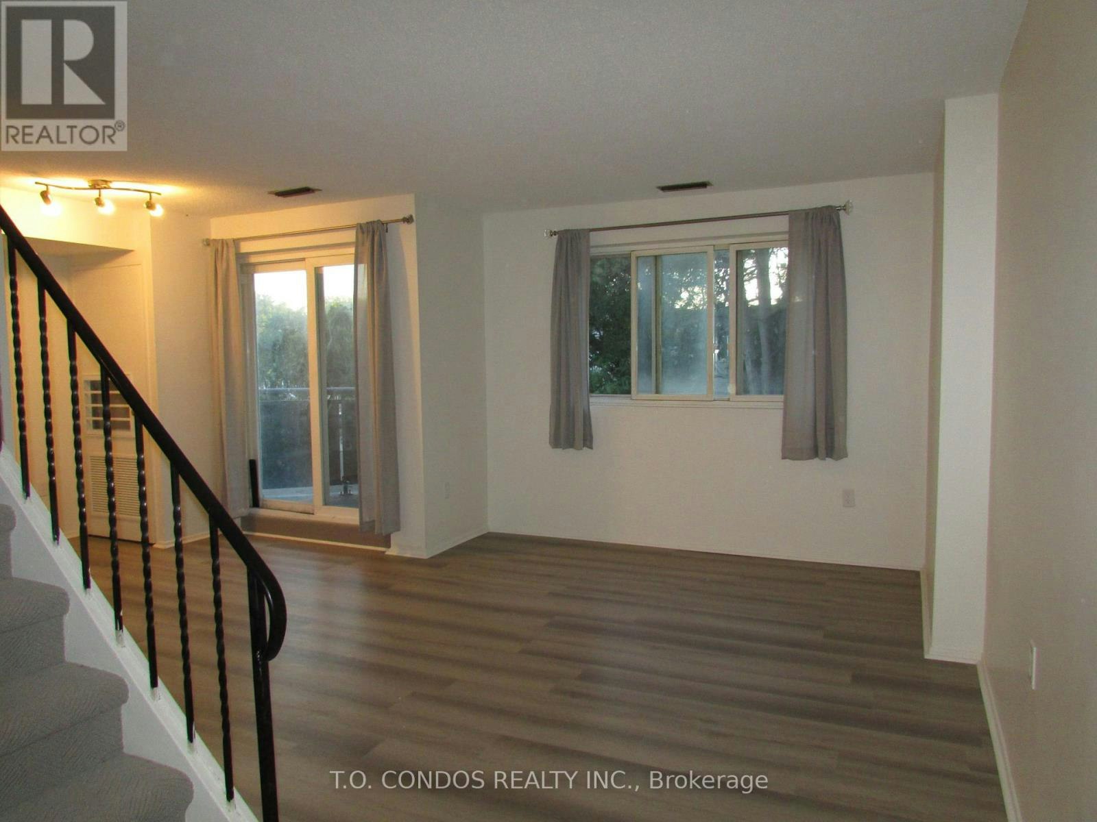 213-2001 Bonnymede Drive, Mississauga, ON, L5J 4H8 - 2
