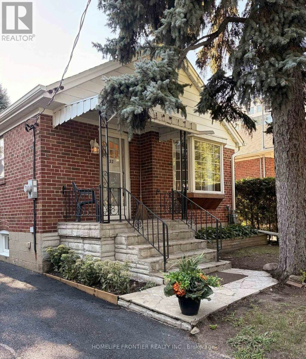 132 Wesley Street, Toronto, ON, M8Y 2X1