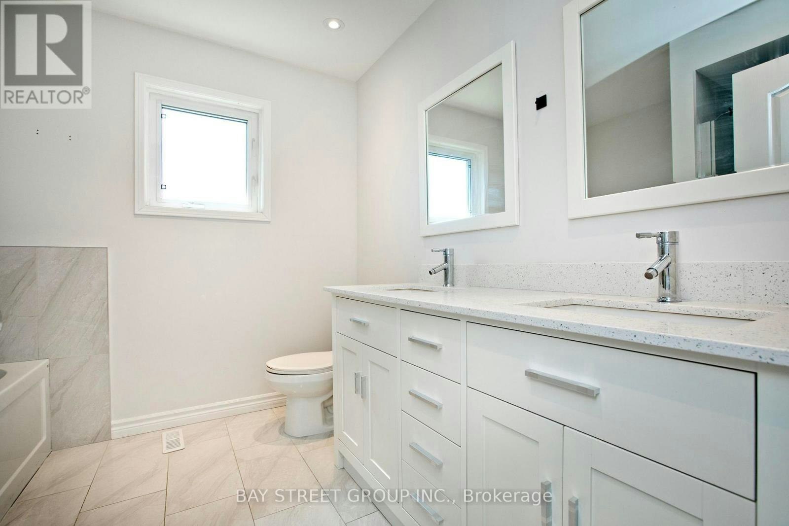 22 Taos Court, Richmond Hill, ON, L4C 0G5 - 12
