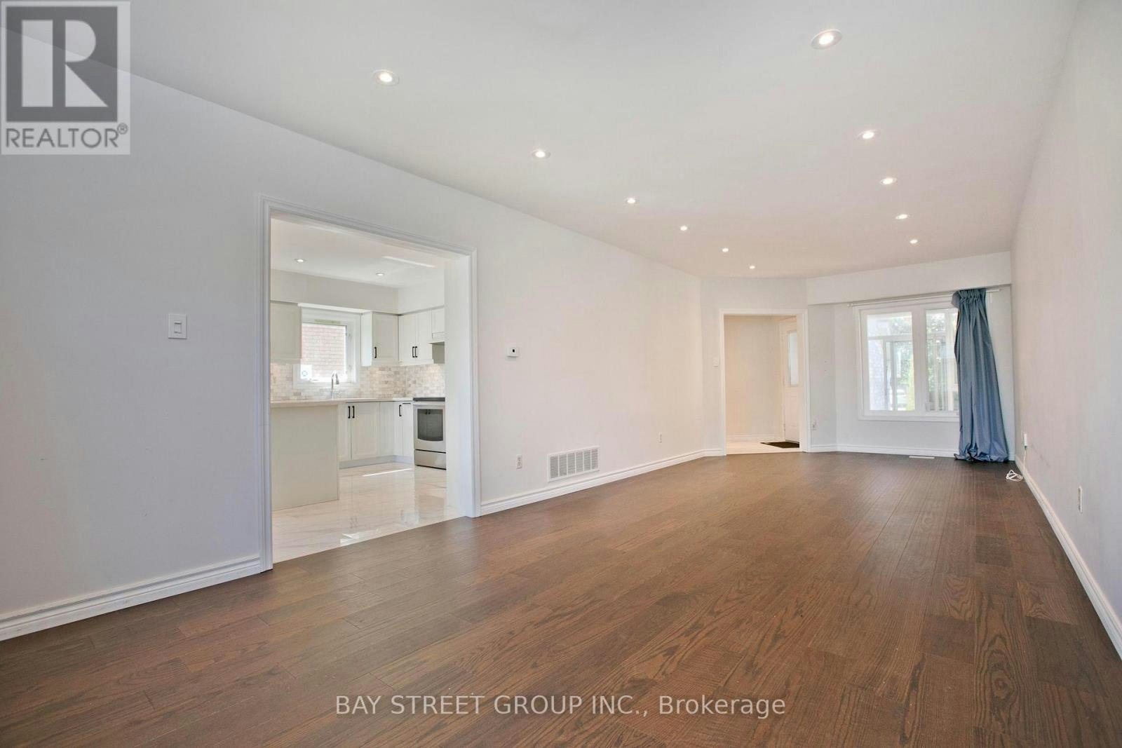 22 Taos Court, Richmond Hill, ON, L4C 0G5 - 4