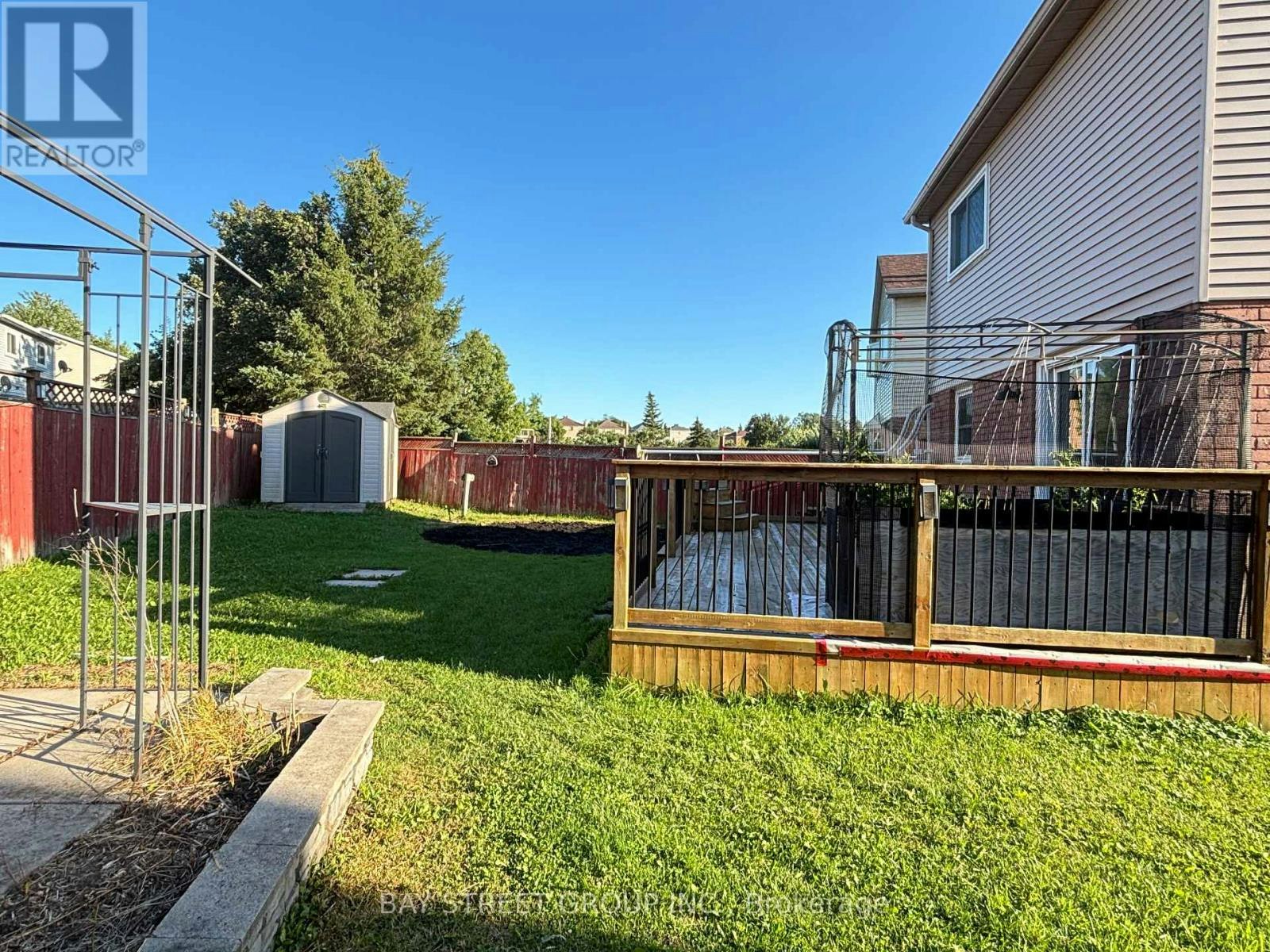 27 Lindsay Court, Barrie, ON, L4M 6G5 - 32