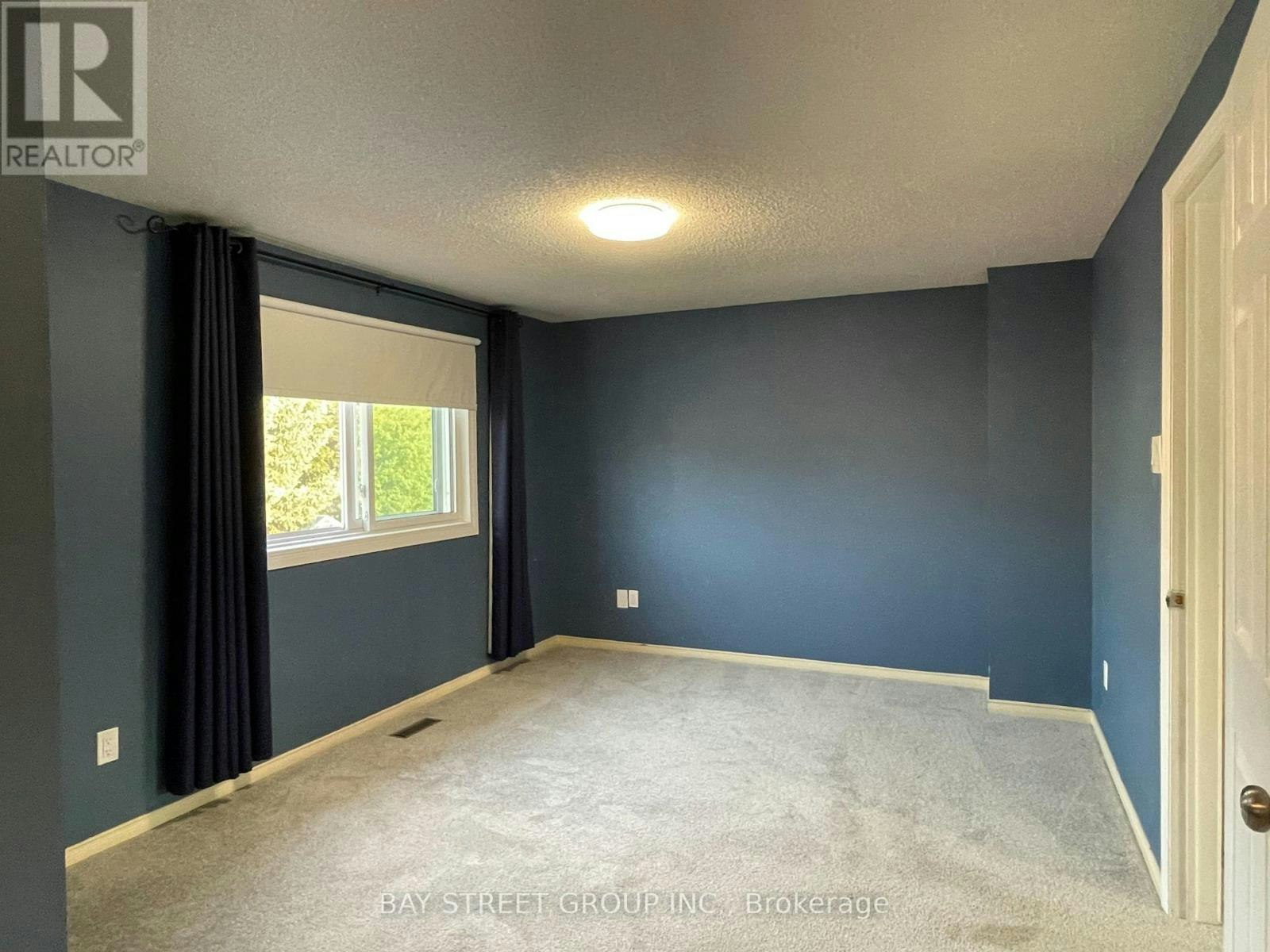 27 Lindsay Court, Barrie, ON, L4M 6G5 - 14