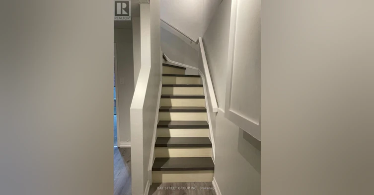 27 Lindsay Court, Barrie, ON, L4M 6G5 - 27