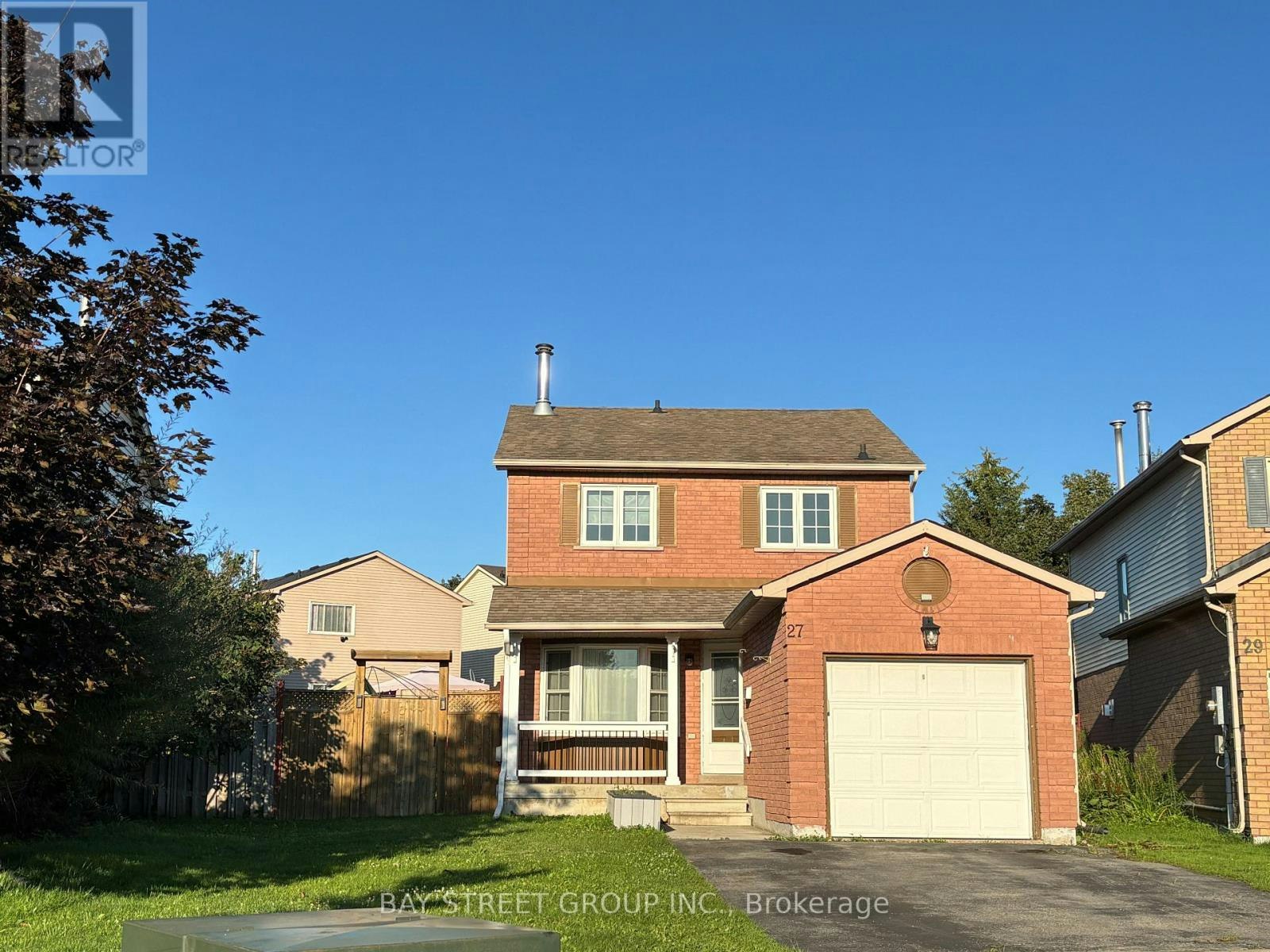 27 Lindsay Court, Barrie, ON, L4M 6G5