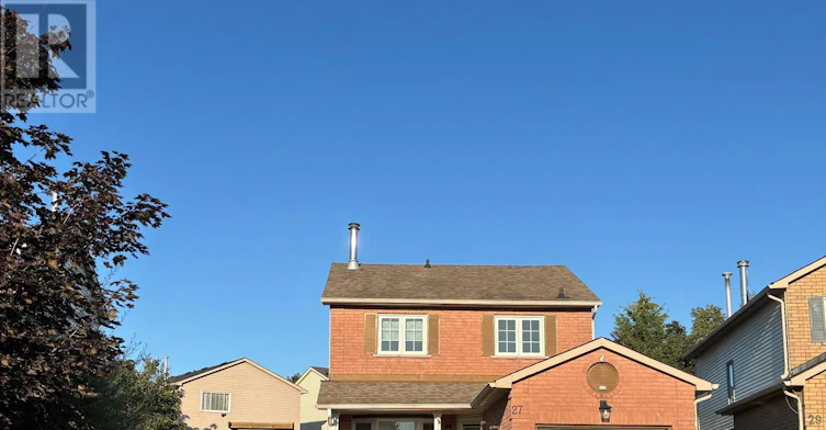 27 Lindsay Court, Barrie, ON, L4M 6G5