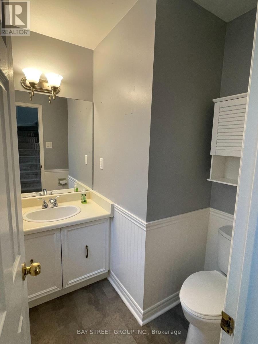 27 Lindsay Court, Barrie, ON, L4M 6G5 - 12