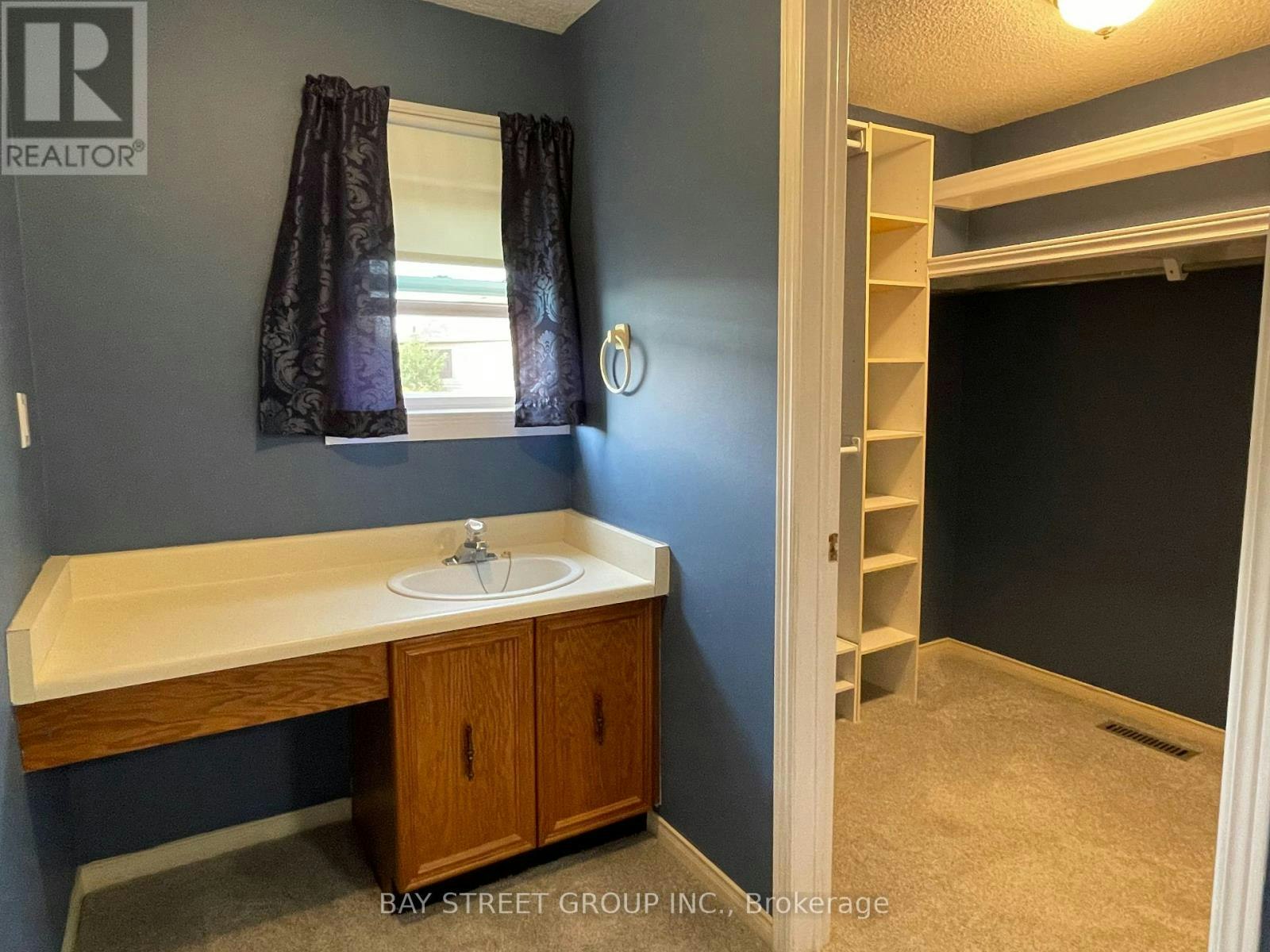 27 Lindsay Court, Barrie, ON, L4M 6G5 - 16