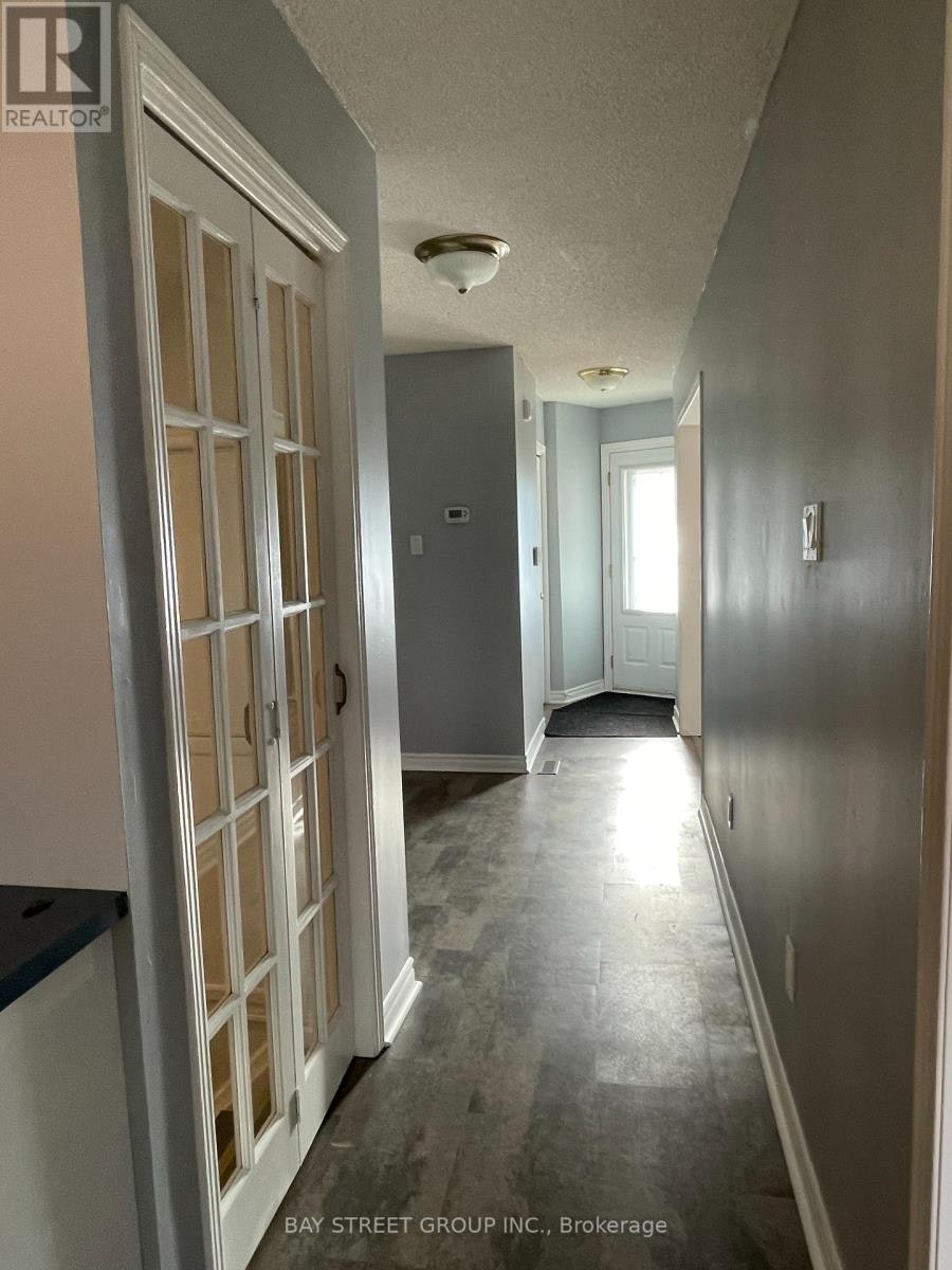 27 Lindsay Court, Barrie, ON, L4M 6G5 - 11