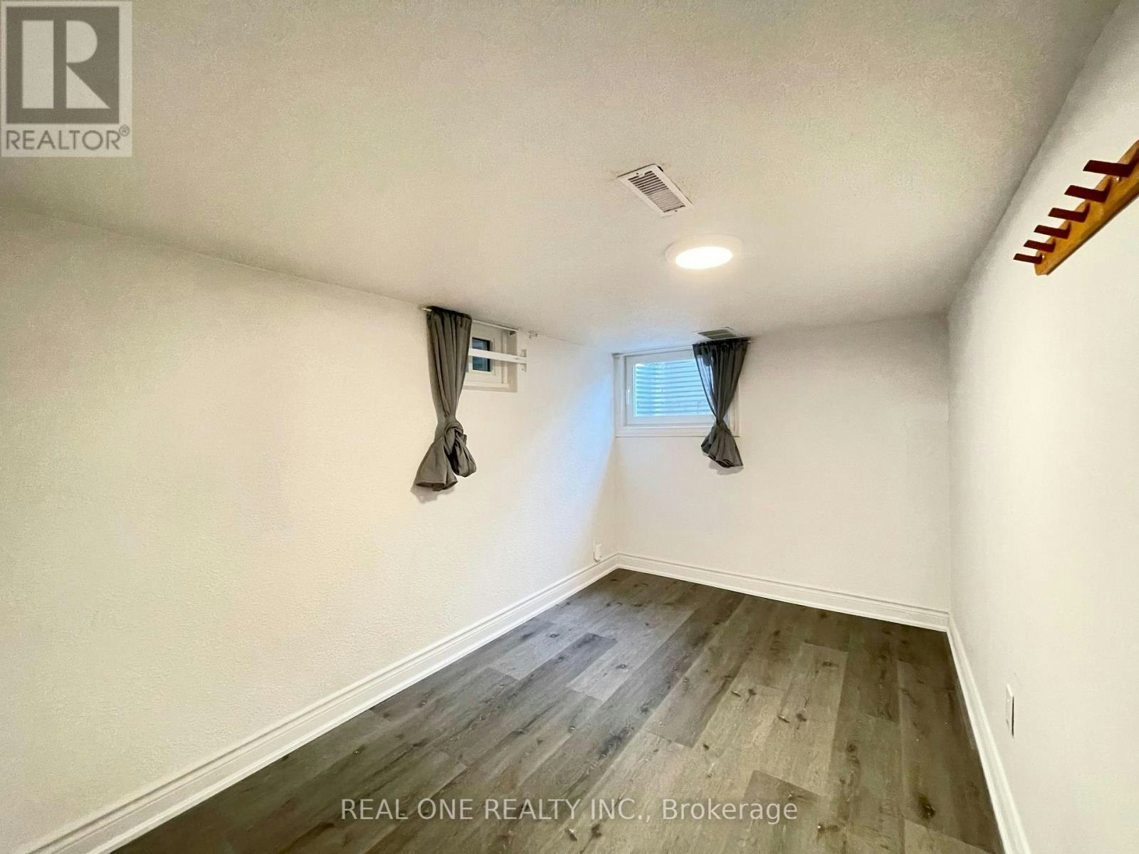 290 Westcourt Place, Waterloo, ON, N2L 2R7 - 29