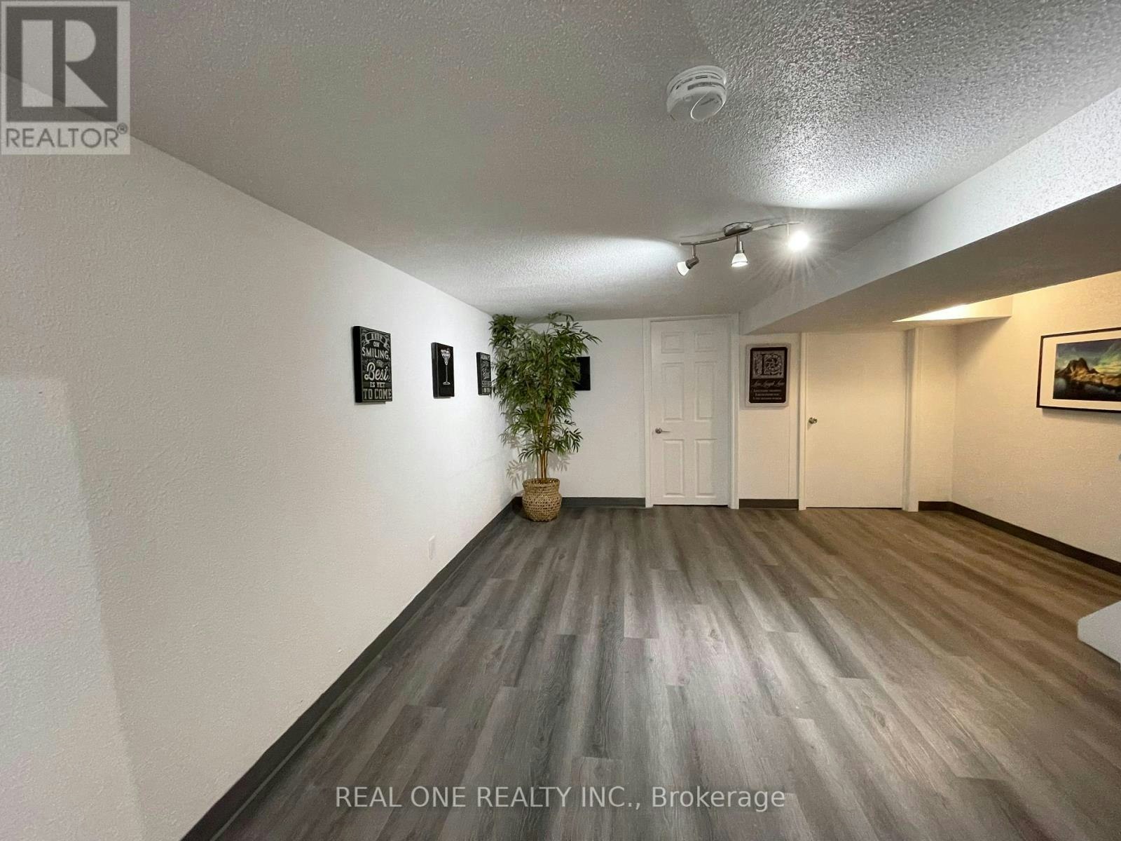 290 Westcourt Place, Waterloo, ON, N2L 2R7 - 27